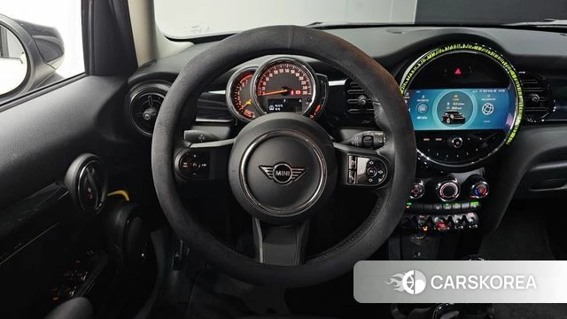 Mini Cooper 2022 Жемчужный цвет из Кореи, фото 4