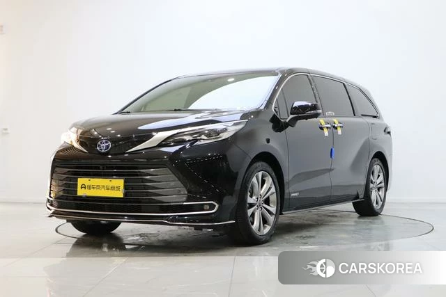 Toyota Saina 2023 Черный из Китая, фото 4