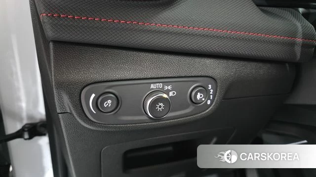 Chevrolet (GM Daewoo) The New Trail Blazer 2023 Белый из Кореи, фото 4