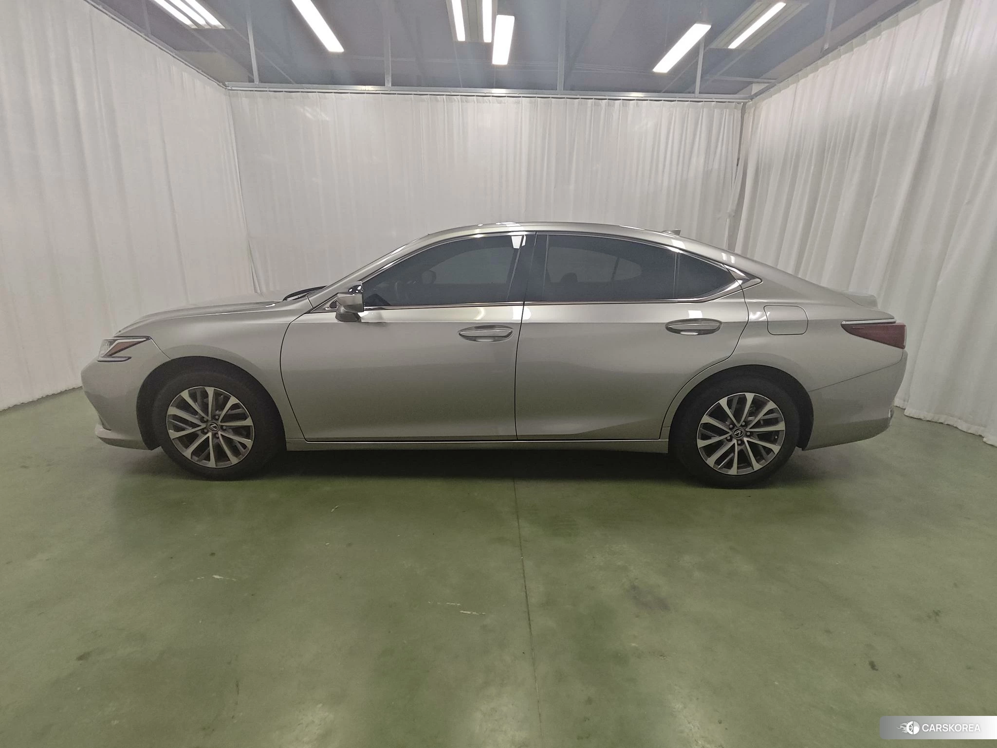 Lexus ES 2022 Серебристо-серый из Китая, фото 4