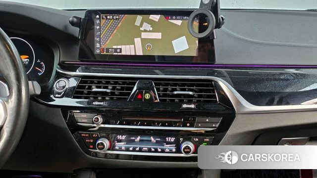 BMW 5 Series (G30) 2019 Белый из Кореи, фото 4