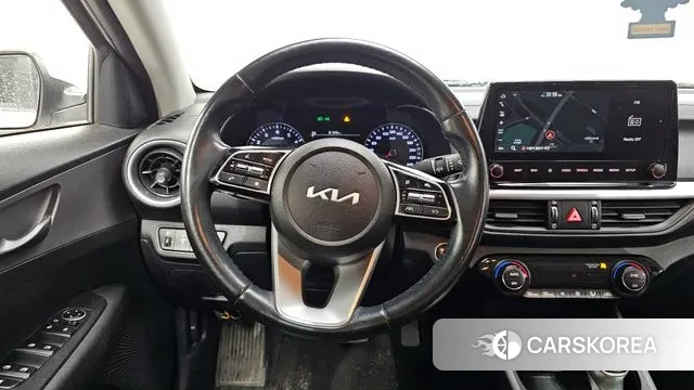Kia The New K3 2nd generation 2021 Белый из Кореи, фото 4