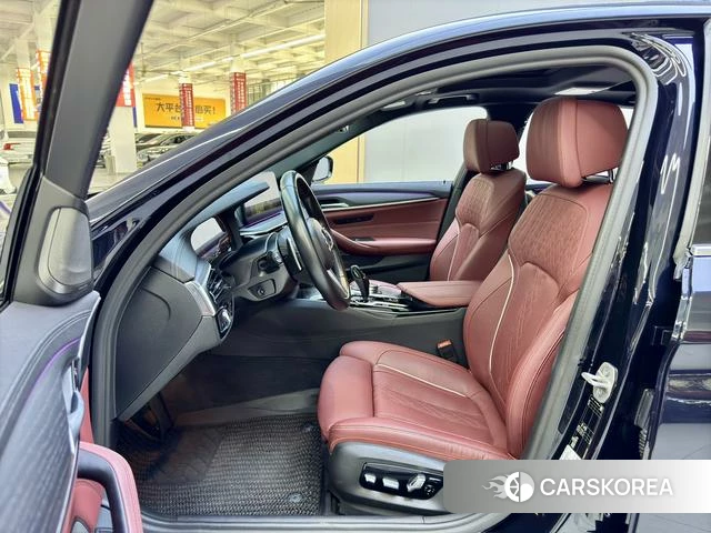 BMW 5 series 2021 Черный из Китая, фото 4
