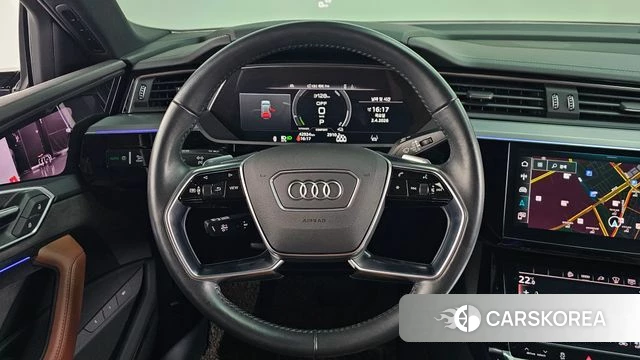 Audi e-Tron 2021 Синий из Кореи, фото 4
