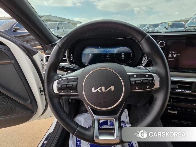 Kia K5 3rd generation 2023 Белый из Кореи, фото 4