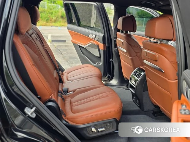 BMW X7 (G07) 2026 Черный из Кореи, фото 4
