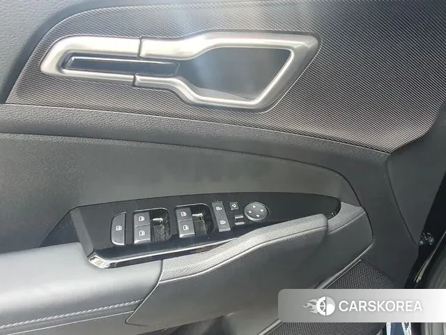 Kia The New Sportage 5th Generation Hybrid 2024 Черный двухцветный из Кореи, фото 4