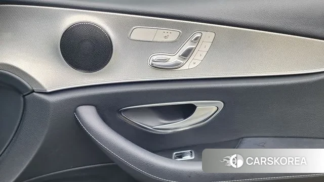 Mercedes-Benz E-Class W213 2018 Белый из Кореи, фото 4