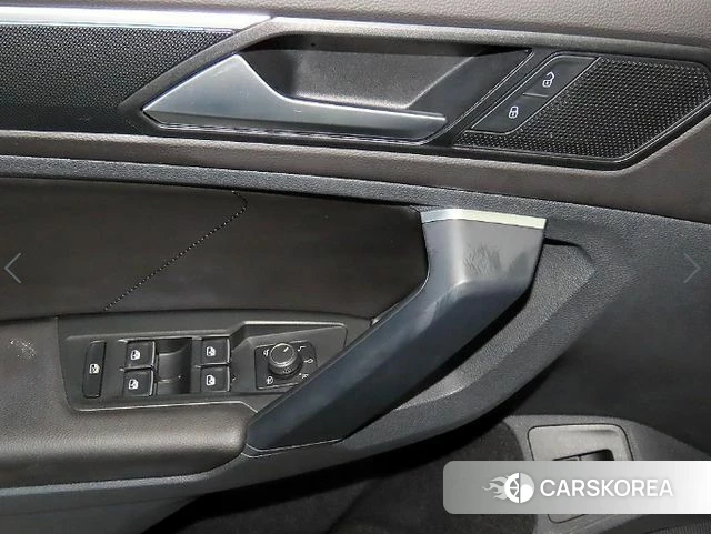 Volkswagen Tiguan second Generation 2022 Белый из Кореи, фото 4