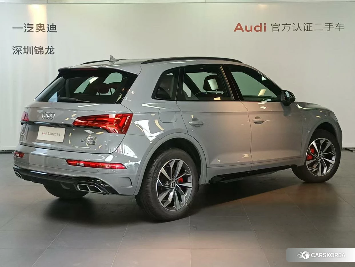 Audi Q5L 2024 Серебристо-серый из Китая, фото 4