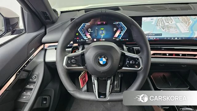 BMW 5 Series (G60) 2025 Черный из Кореи, фото 4