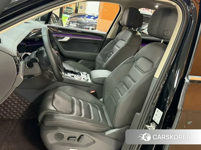 Volkswagen Touareg 2023 Черный из Китая, фото 4