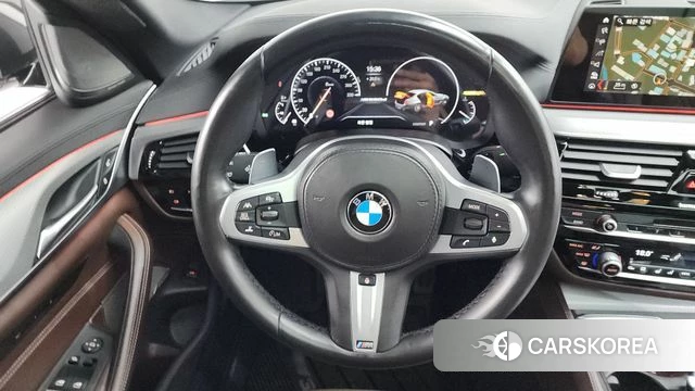 BMW 5 Series (G30) 2019 Белый из Кореи, фото 4
