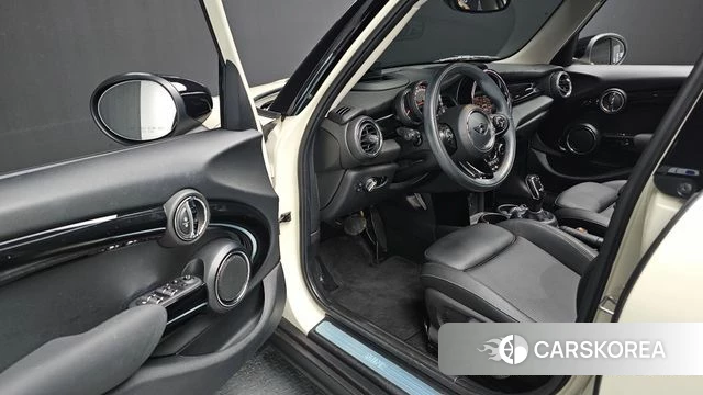 Mini Cooper 2020 Жемчужный цвет из Кореи, фото 4