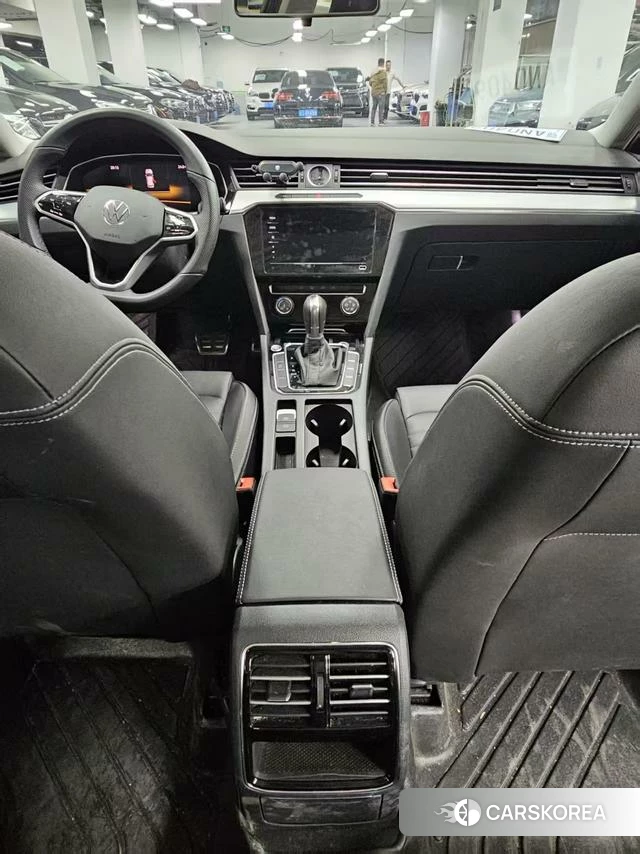 Volkswagen Magotan 2025 Черный из Китая, фото 4