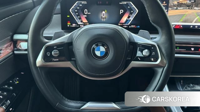 BMW 7 Series (G70) 2023 Белый из Кореи, фото 4