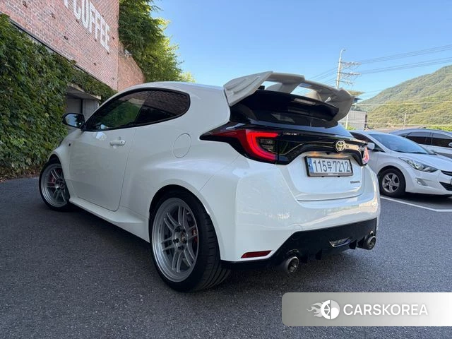 Toyota Yaris (Beats) 2021 Белый из Кореи, фото 4