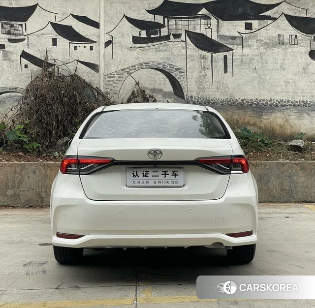 Toyota Corolla 2022 Белый из Китая, фото 4