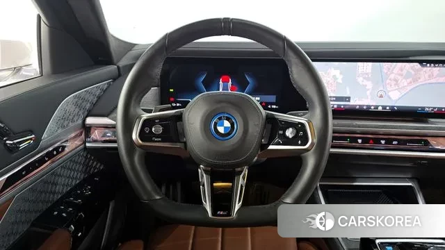 BMW i7 (G70) 2023 Белый из Кореи, фото 4