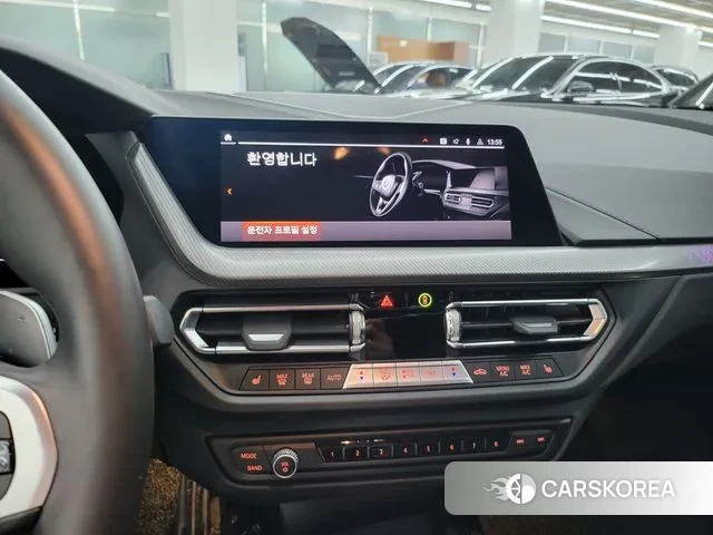 BMW 1 Series (F40) 2024 Черный из Кореи, фото 4