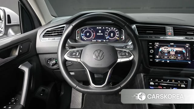 Volkswagen Tiguan second Generation 2022 Серебристо-серый из Кореи, фото 4