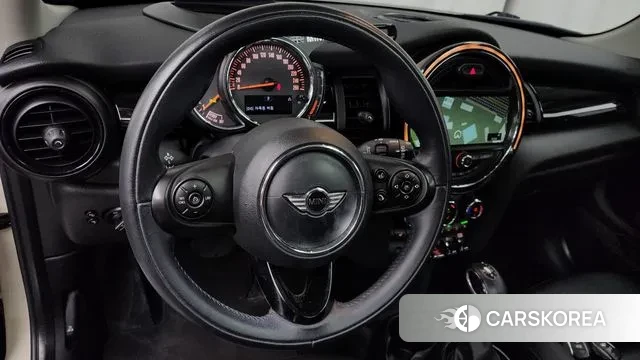 Mini Cooper 2018 Жемчужный цвет из Кореи, фото 4