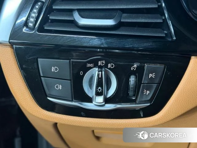 BMW 5 Series (G30) 2018 Черный из Кореи, фото 4