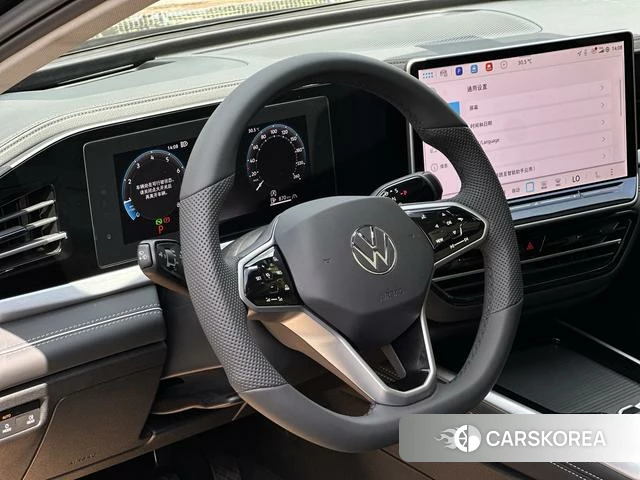 Volkswagen Passat 2025 Черный из Китая, фото 4