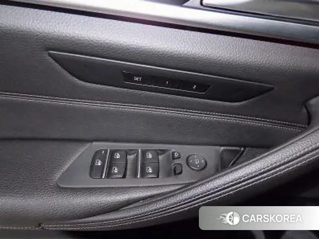 BMW 5 Series (G30) 2018 Белый из Кореи, фото 4