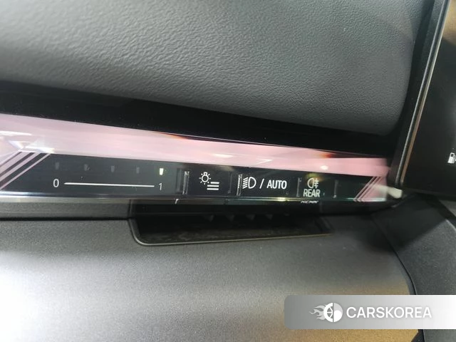 BMW 5 Series (G60) 2025 Белый из Кореи, фото 4