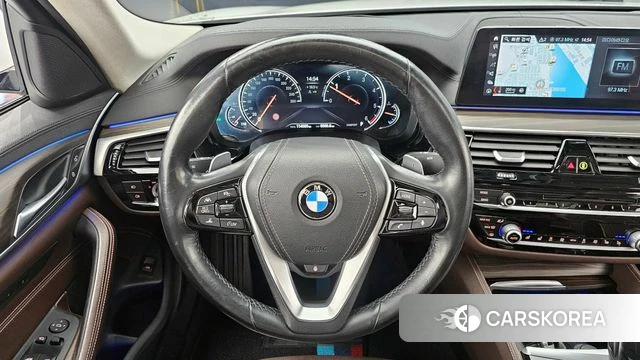 BMW 5 Series (G30) 2018 Белый из Кореи, фото 4