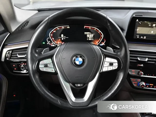 BMW 5 Series (G30) 2020 Белый из Кореи, фото 4