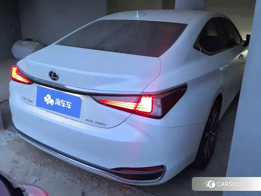 Lexus ES 2022 Белый из Китая, фото 4