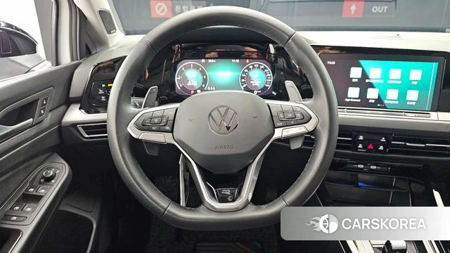 Volkswagen Golf 8th Generation 2024 Белый из Кореи, фото 4