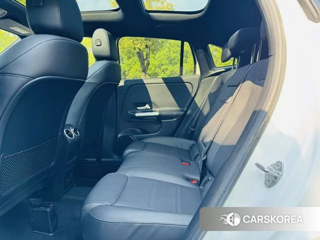 Mercedes-Benz GLA 2021 Белый из Китая, фото 4
