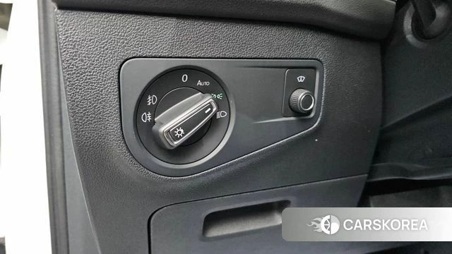 Volkswagen Tiguan second Generation 2018 Белый из Кореи, фото 4