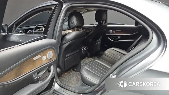 Mercedes-Benz E-Class W213 2018 Серый из Кореи, фото 4