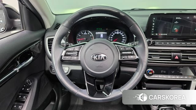 Kia Seltos 2021 Черный из Кореи, фото 4