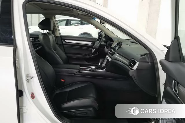 Honda Accord 2022 Белый из Китая, фото 4