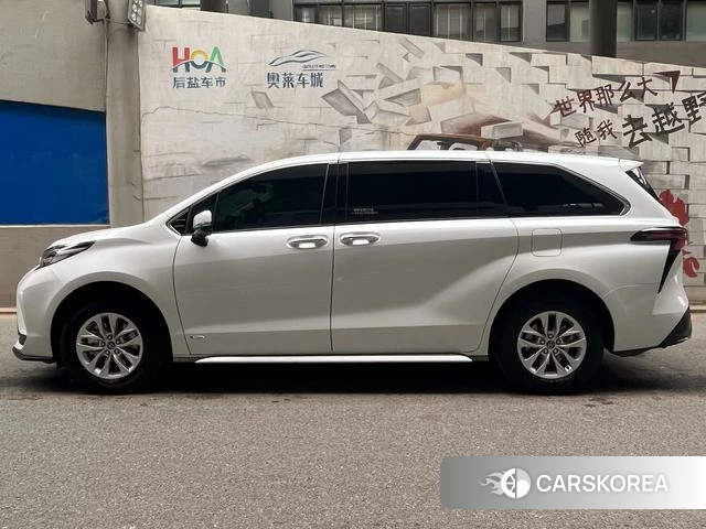 Toyota Grevia 2025 Белый из Китая, фото 4