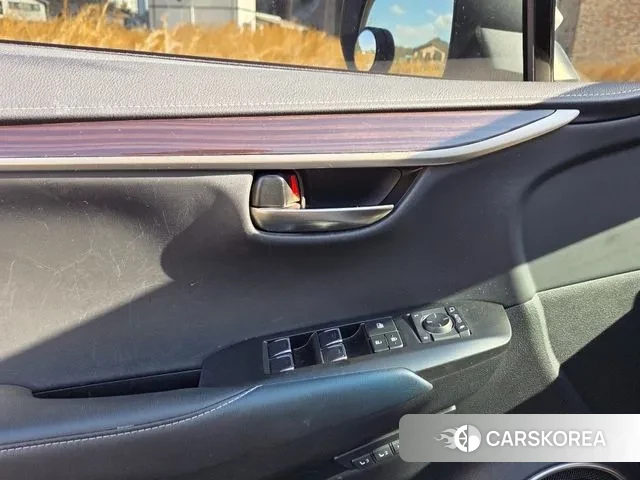 Lexus NX300h 2019 Белый из Кореи, фото 4