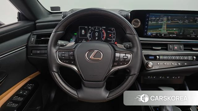 Lexus ES300h 7th generation 2024 Белый из Кореи, фото 4