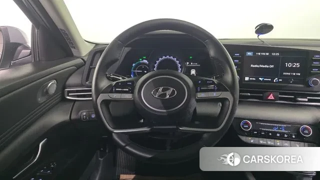 Hyundai Avante Hybrid (CN7) 2020 Светло-серебряный цвет из Кореи, фото 4