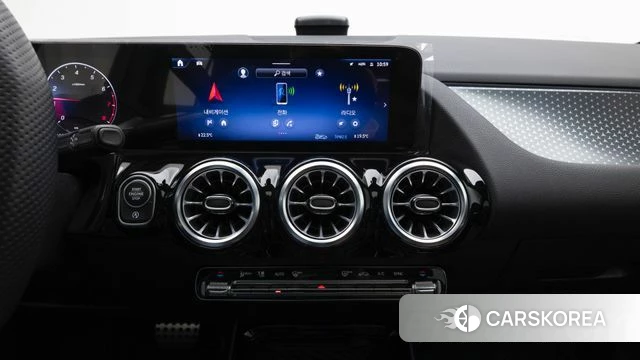 Mercedes-Benz GLA - Class H247 2025 Черный из Кореи, фото 4