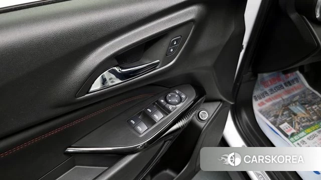 Chevrolet (GM Daewoo) Trax Crossover 2023 Белый из Кореи, фото 4