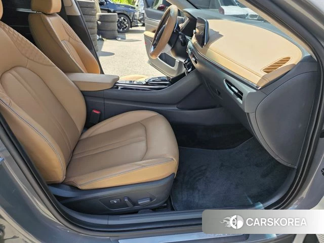Hyundai Sonata (DN8) 2022 Светло-серебряный цвет из Кореи, фото 4