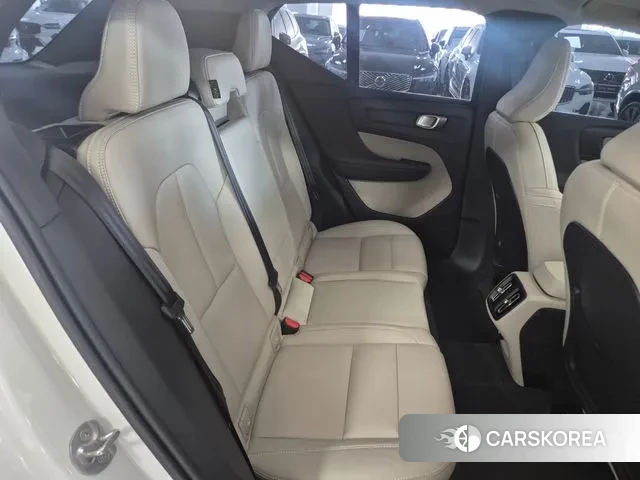 Volvo XC40 2025 Белый из Кореи, фото 4