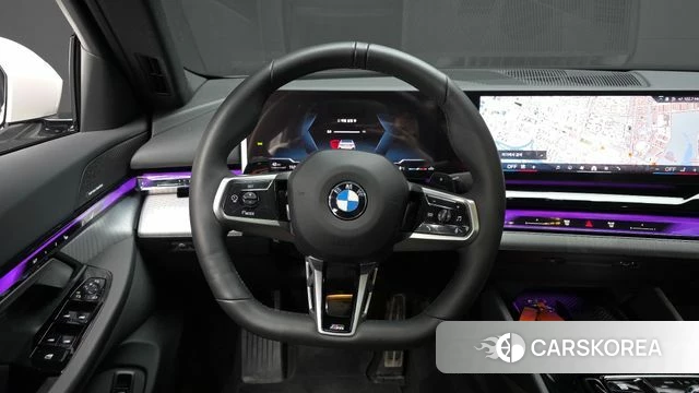 BMW 5 Series (G60) 2025 Белый из Кореи, фото 4