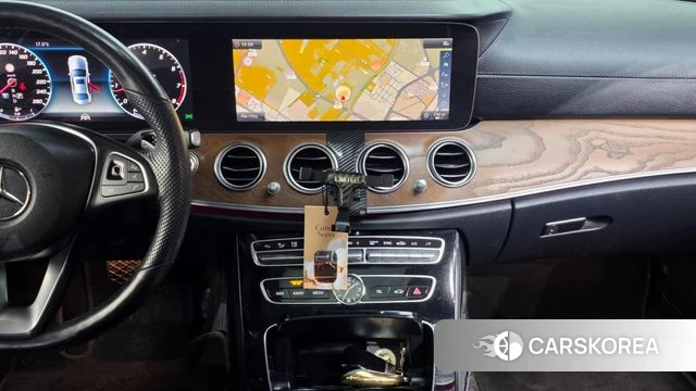 Mercedes-Benz E-Class W213 2018 Серый из Кореи, фото 4