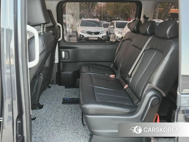 Hyundai Staria 2023 Серый из Кореи, фото 4